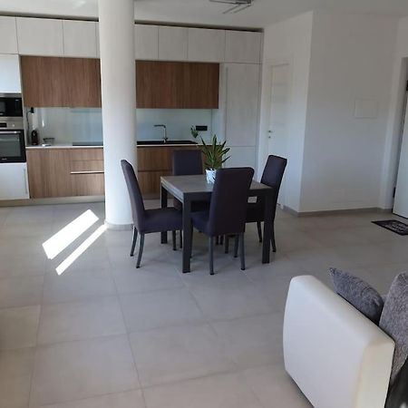 Appartamento La Casa Di Loris Sarzana Esterno foto