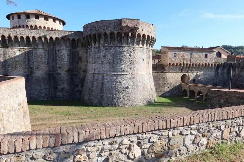 Appartamento La Casa Di Loris Sarzana Esterno foto