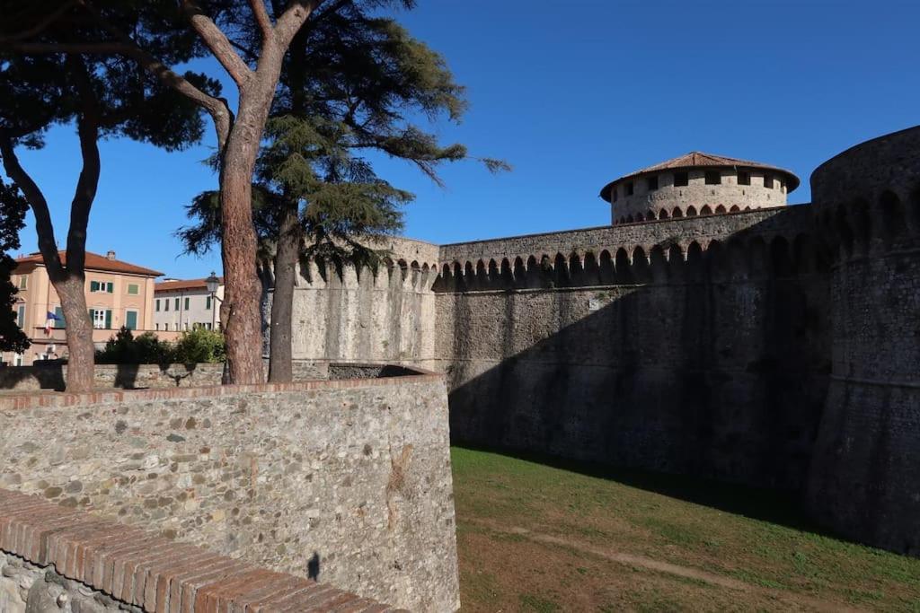 Appartamento La Casa Di Loris Sarzana Esterno foto