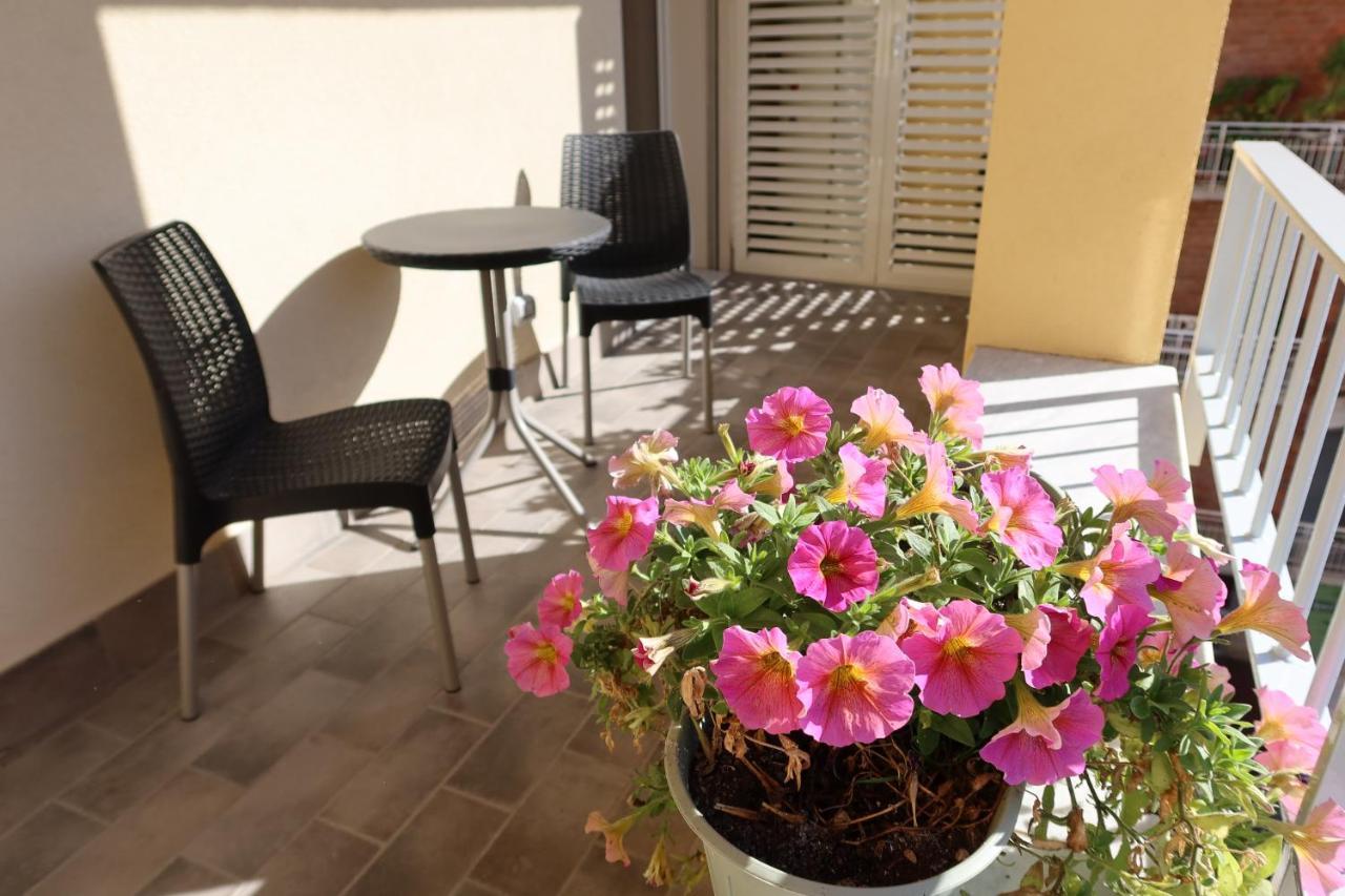 Appartamento La Casa Di Loris Sarzana Esterno foto
